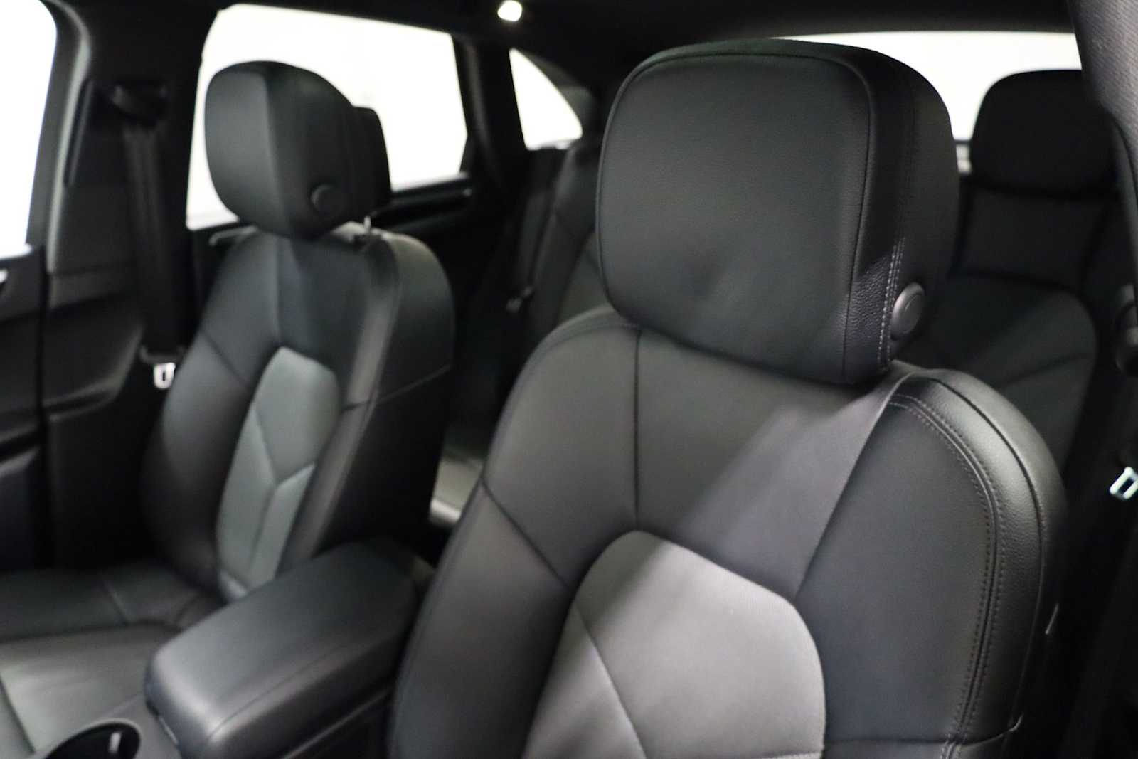 Thumbnail: 2023 Porsche Macan - 19