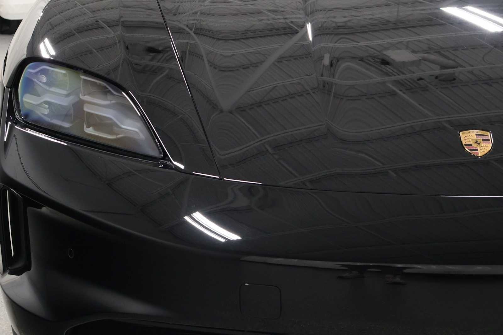 Thumbnail: 2026 Porsche Taycan - 15