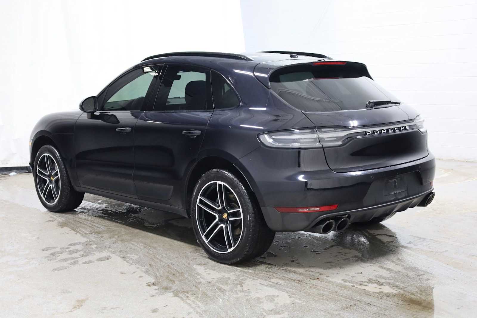 Thumbnail: 2020 Porsche Macan - 3