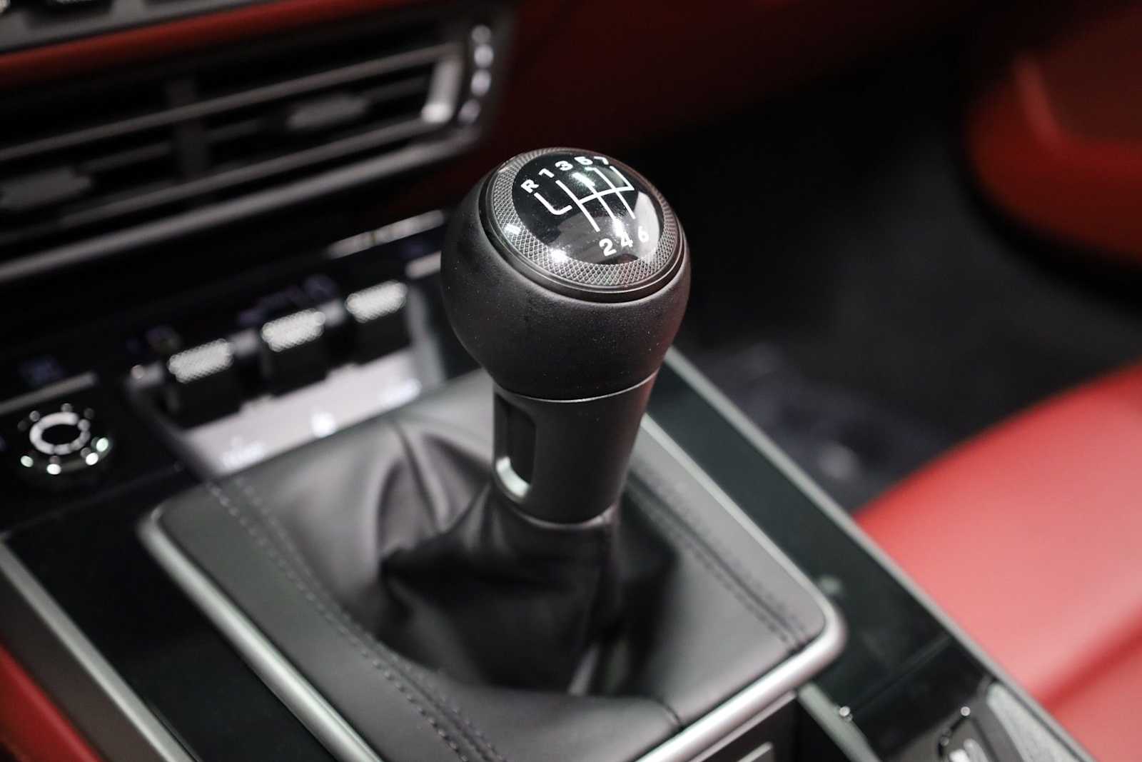 Thumbnail: 2024 Porsche 911 - 25