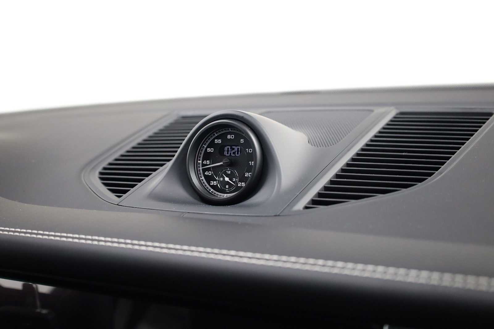 Thumbnail: 2026 Porsche Macan - 23