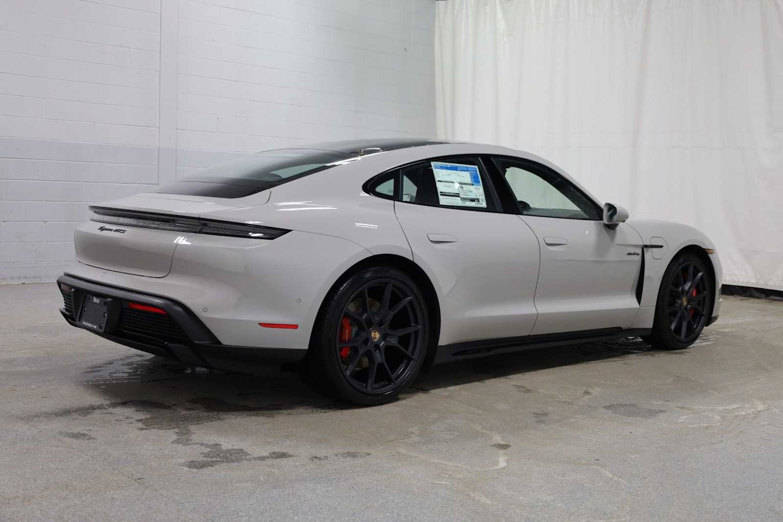 Thumbnail: 2026 Porsche Taycan - 9