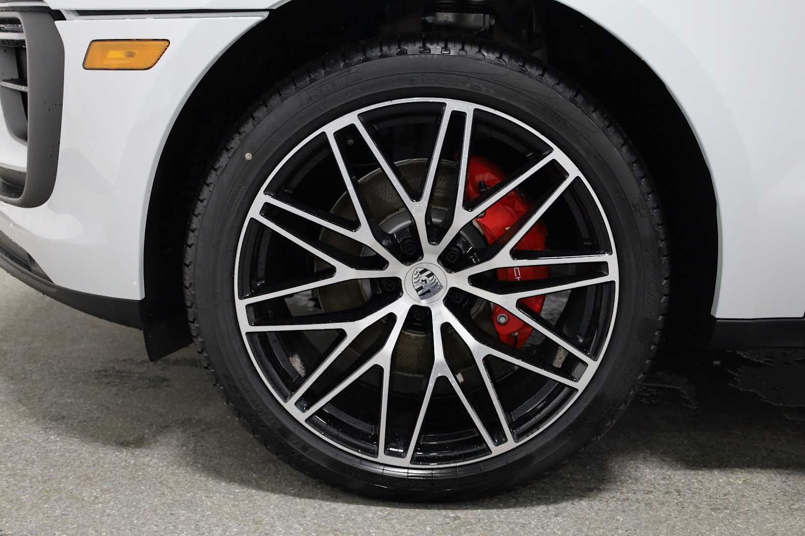 Thumbnail: 2026 Porsche Macan - 39