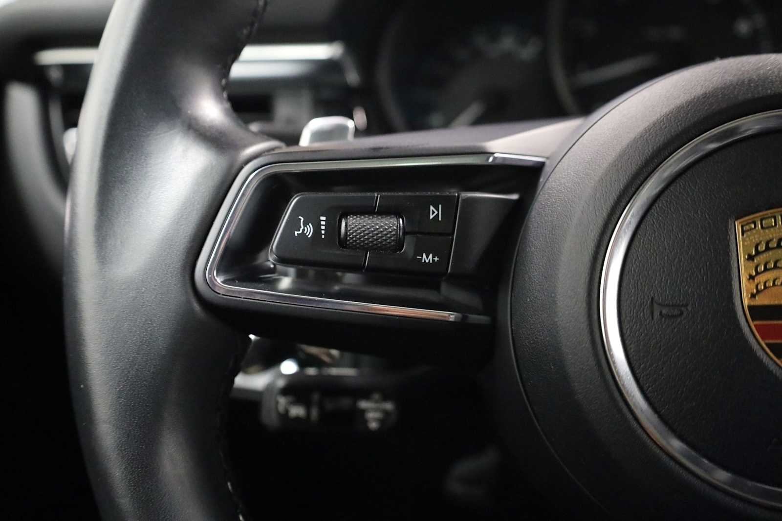 Thumbnail: 2023 Porsche Macan - 27