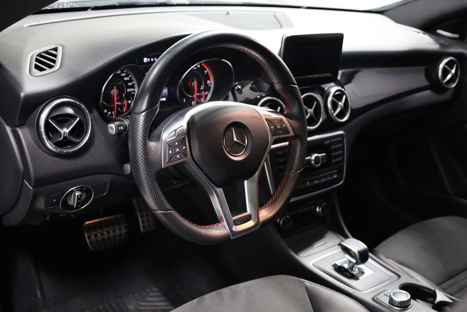 Thumbnail: 2014 Mercedes-Benz CLA - 12