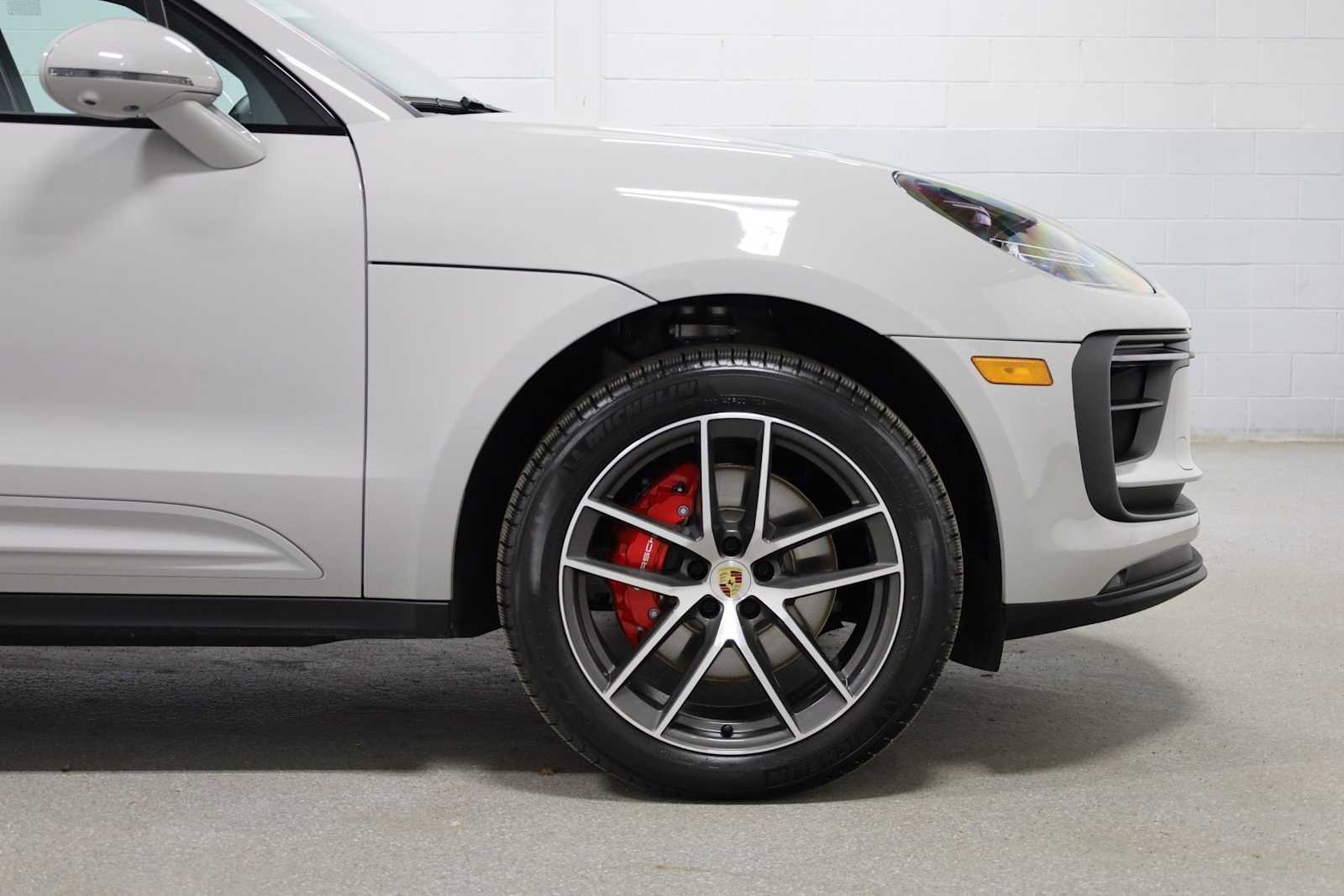 Thumbnail: 2026 Porsche Macan - 11