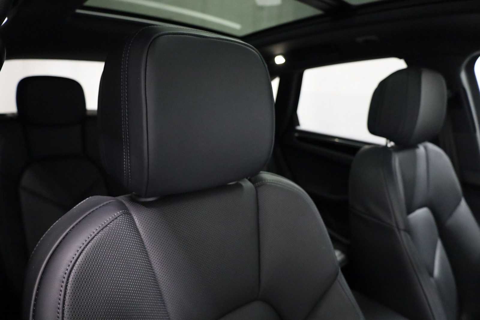 Thumbnail: 2025 Porsche Macan - 22