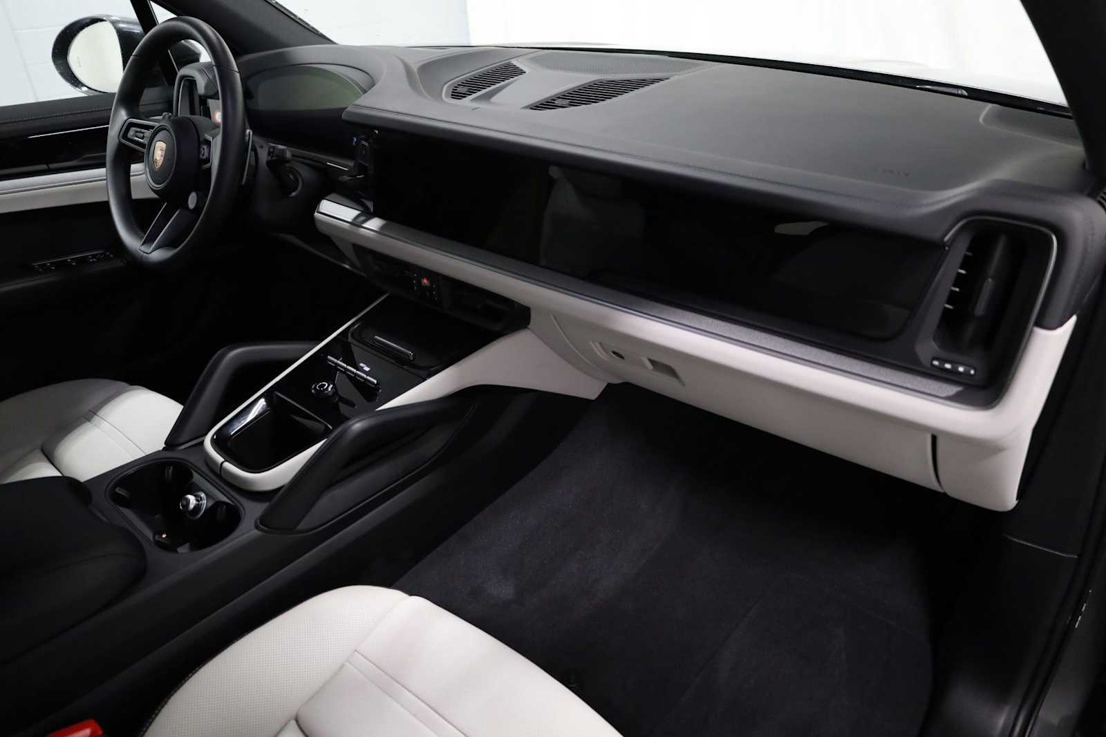 Thumbnail: 2025 Porsche Cayenne - 6