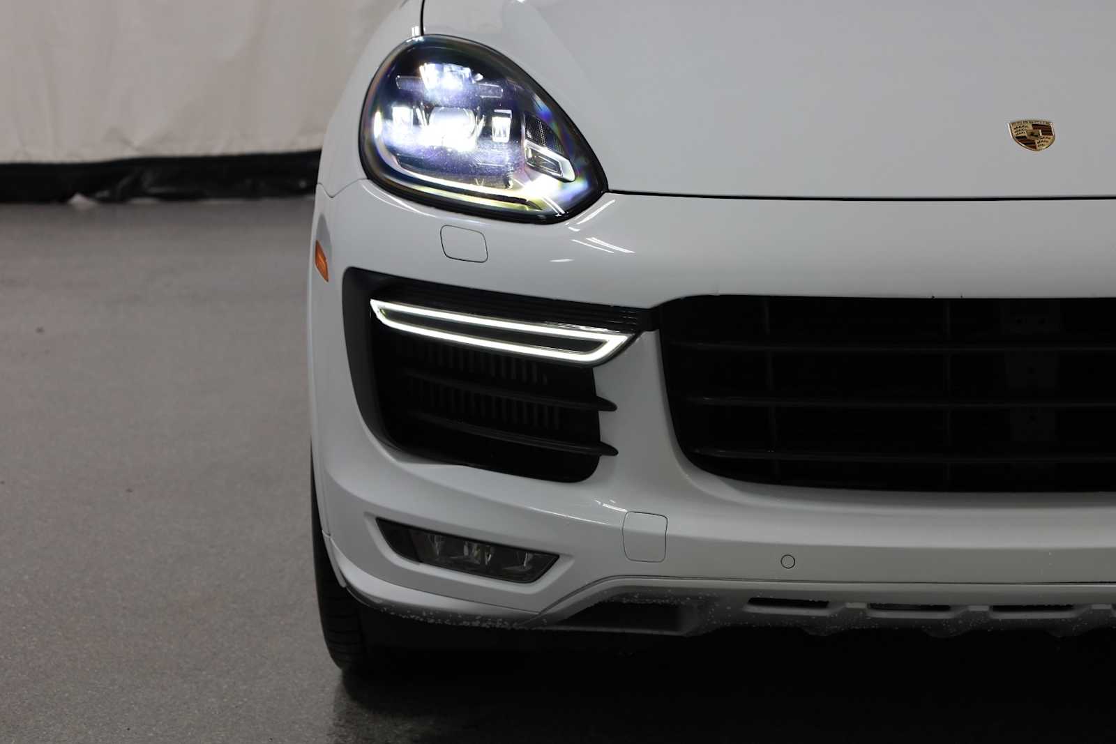 Thumbnail: 2018 Porsche Cayenne - 12