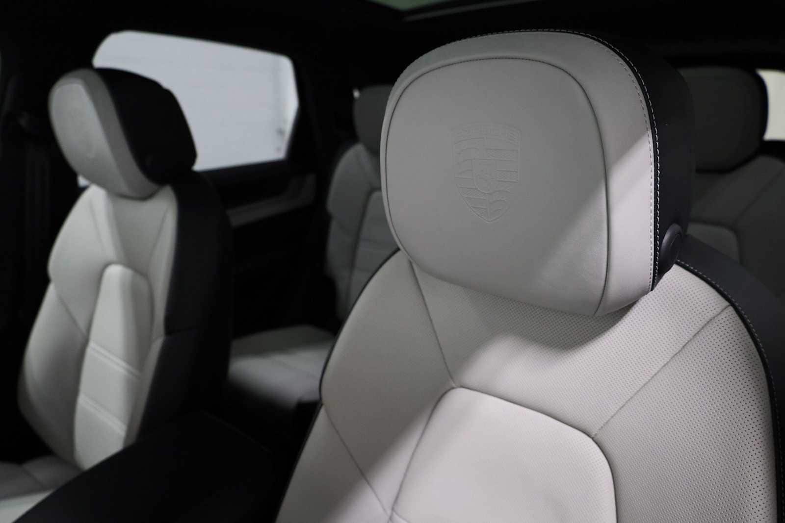 Thumbnail: 2025 Porsche Cayenne - 18