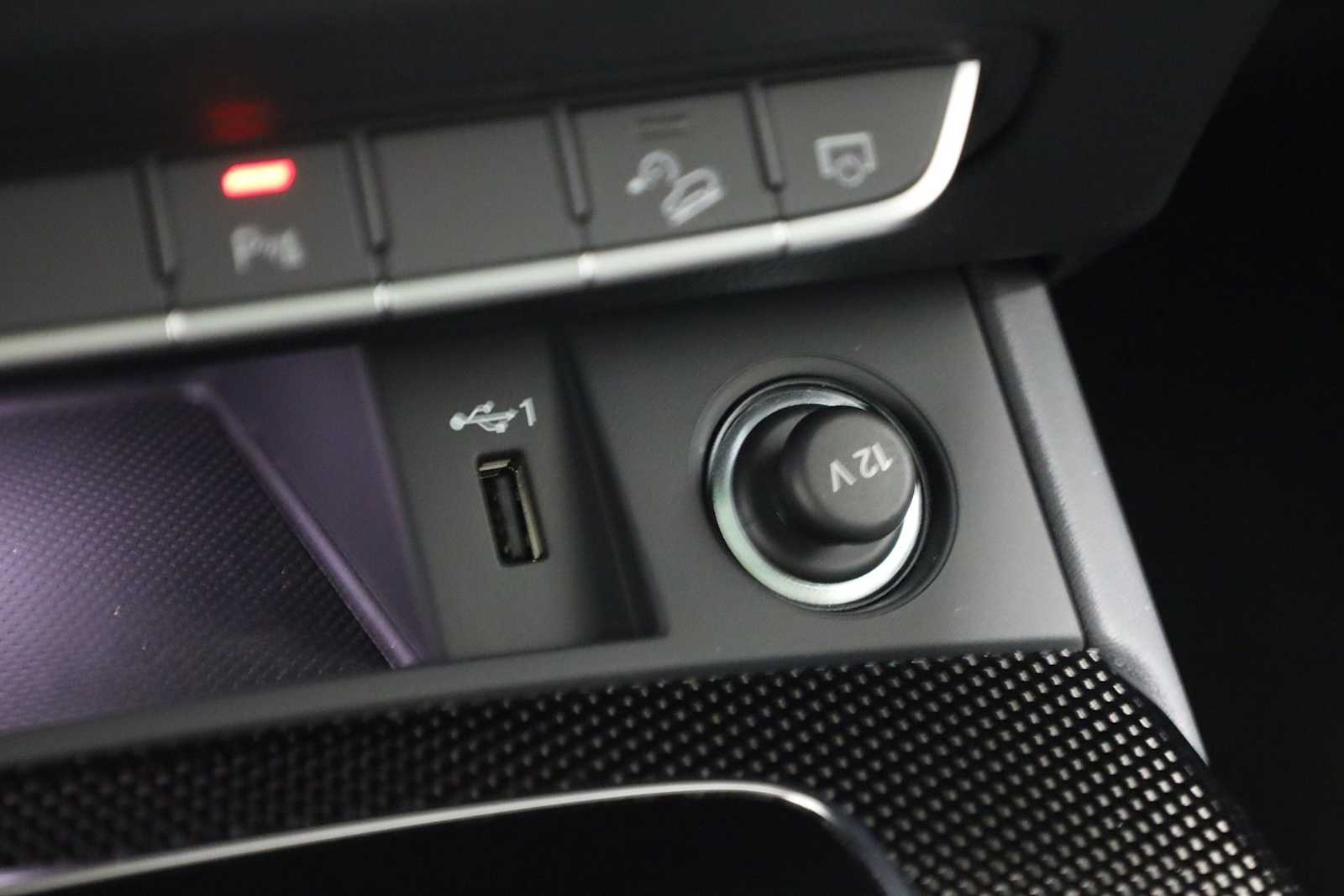 Thumbnail: 2024 Audi SQ5 - 32