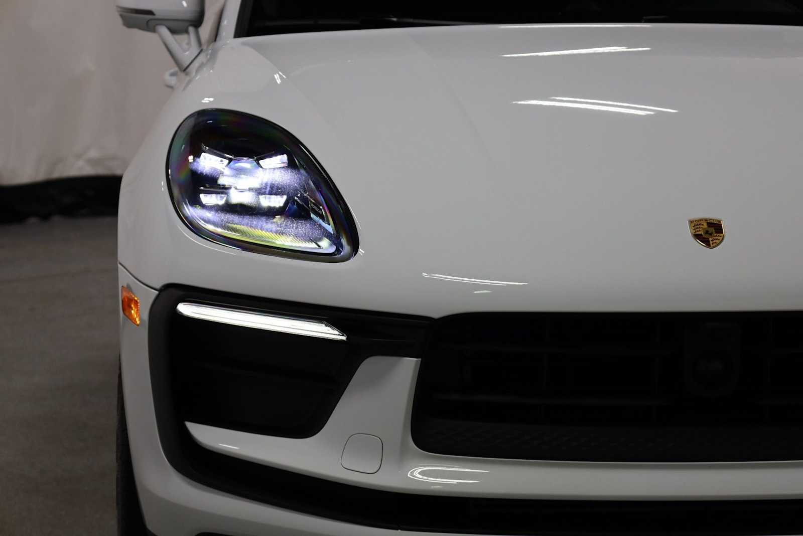 Thumbnail: 2026 Porsche Macan - 14