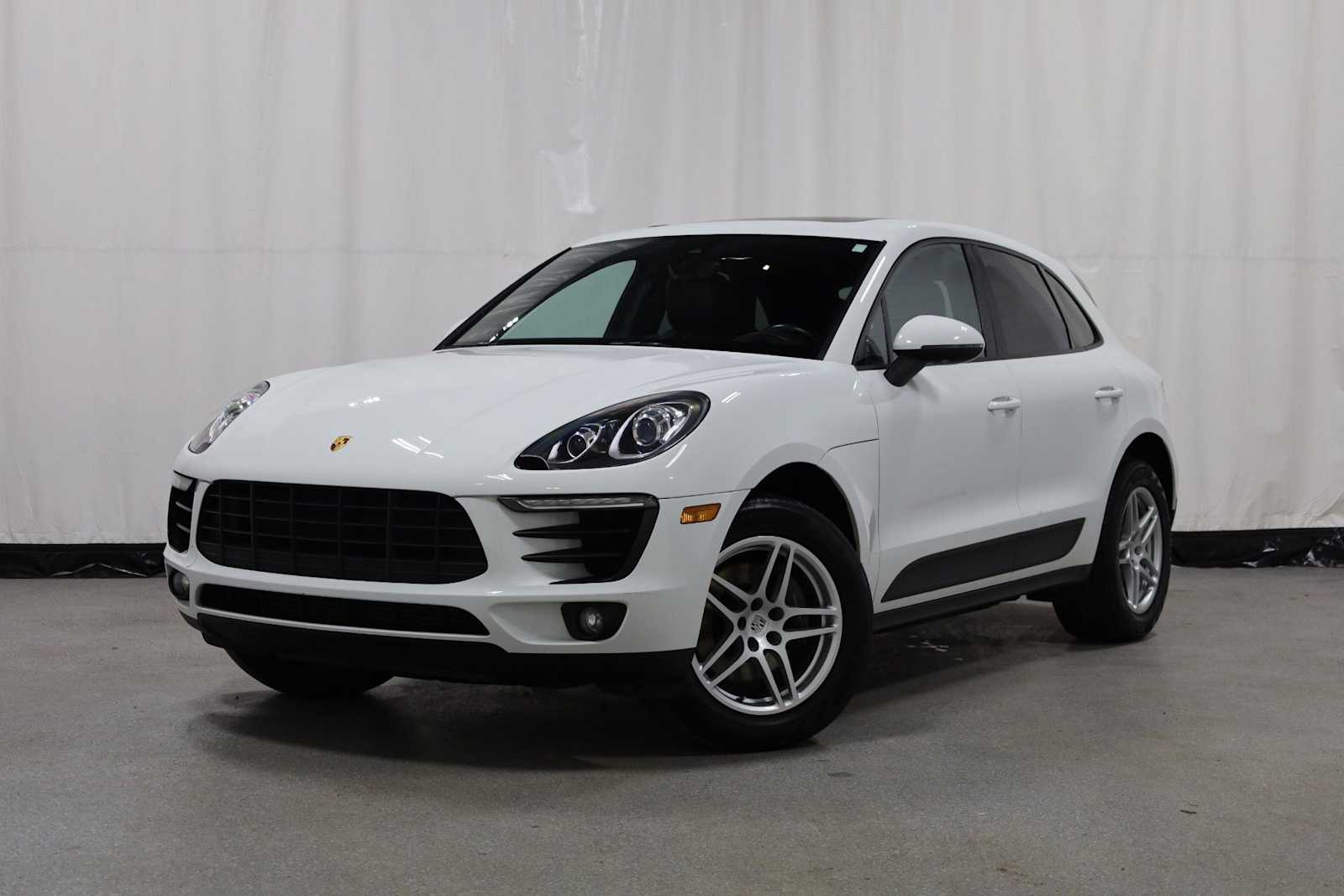 2017 Porsche Macan Base -
                  Novi, MI