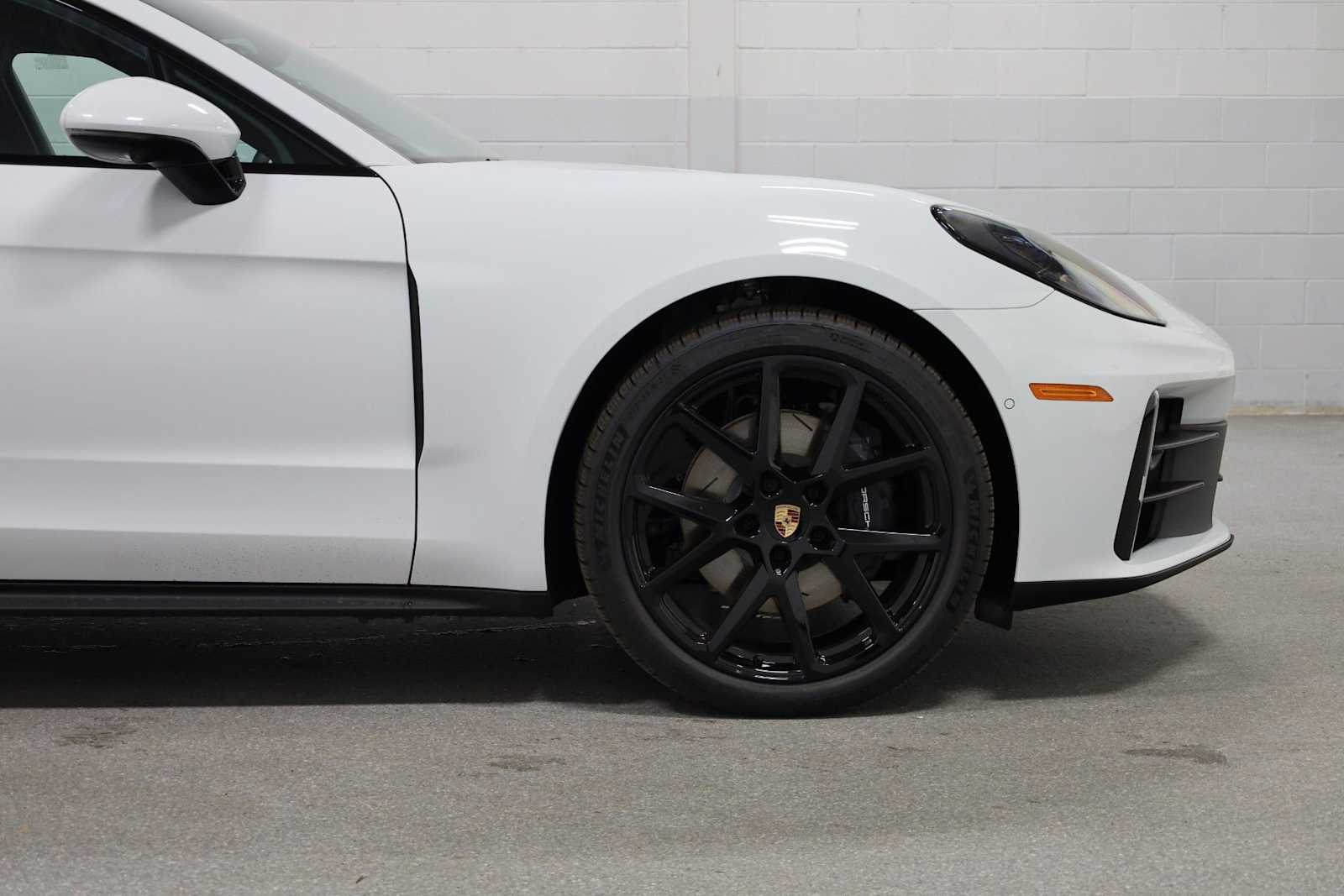 Thumbnail: 2026 Porsche Panamera - 11