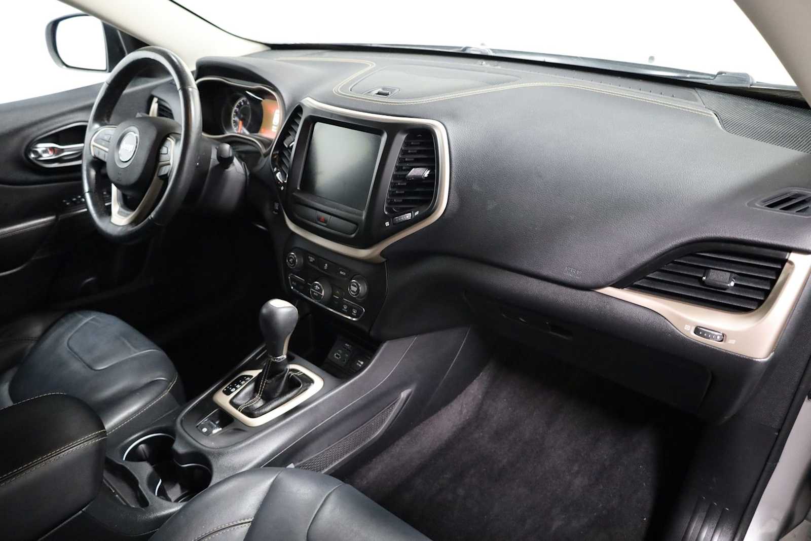 Thumbnail: 2016 Jeep Cherokee - 6