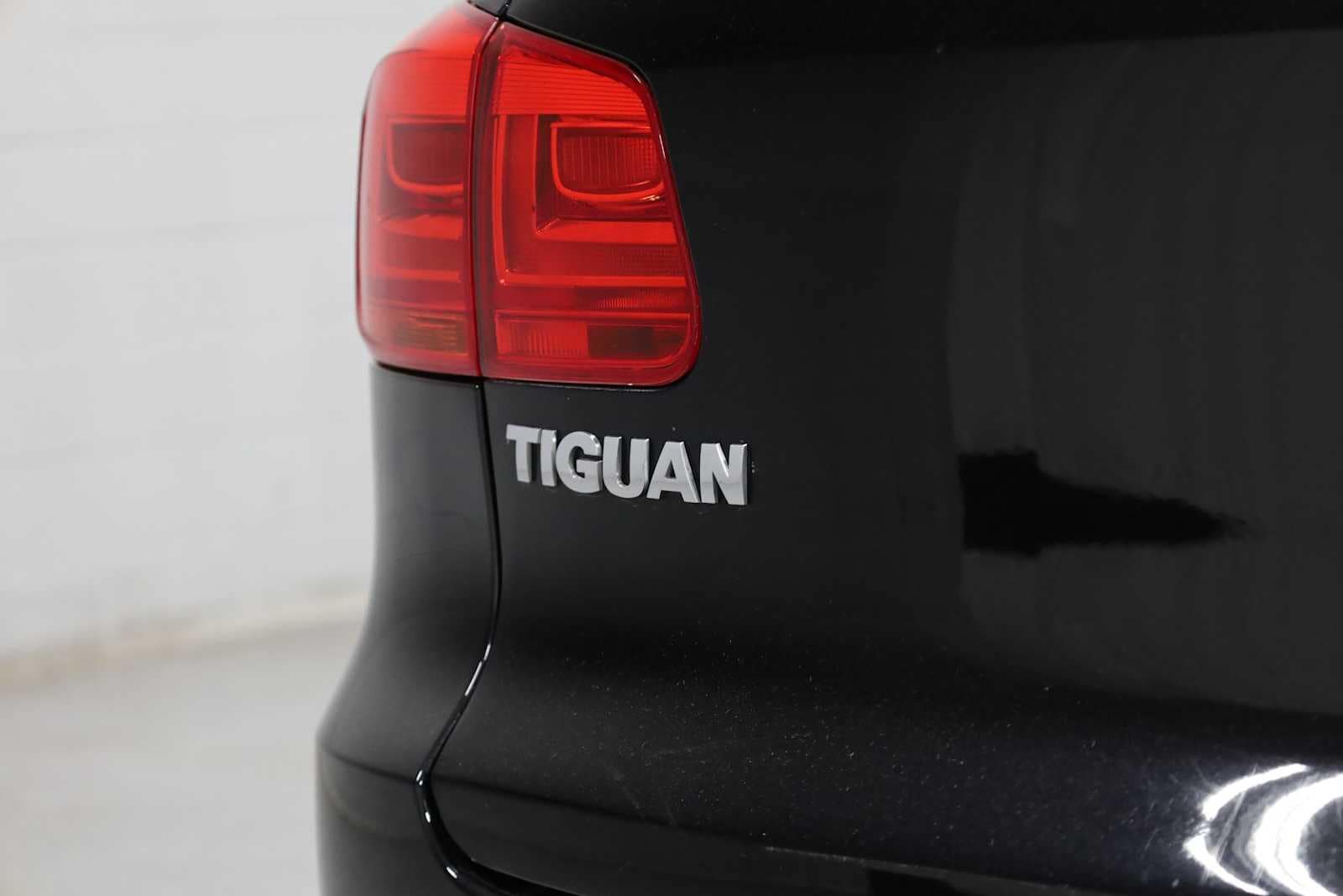 Thumbnail: 2017 Volkswagen Tiguan - 8