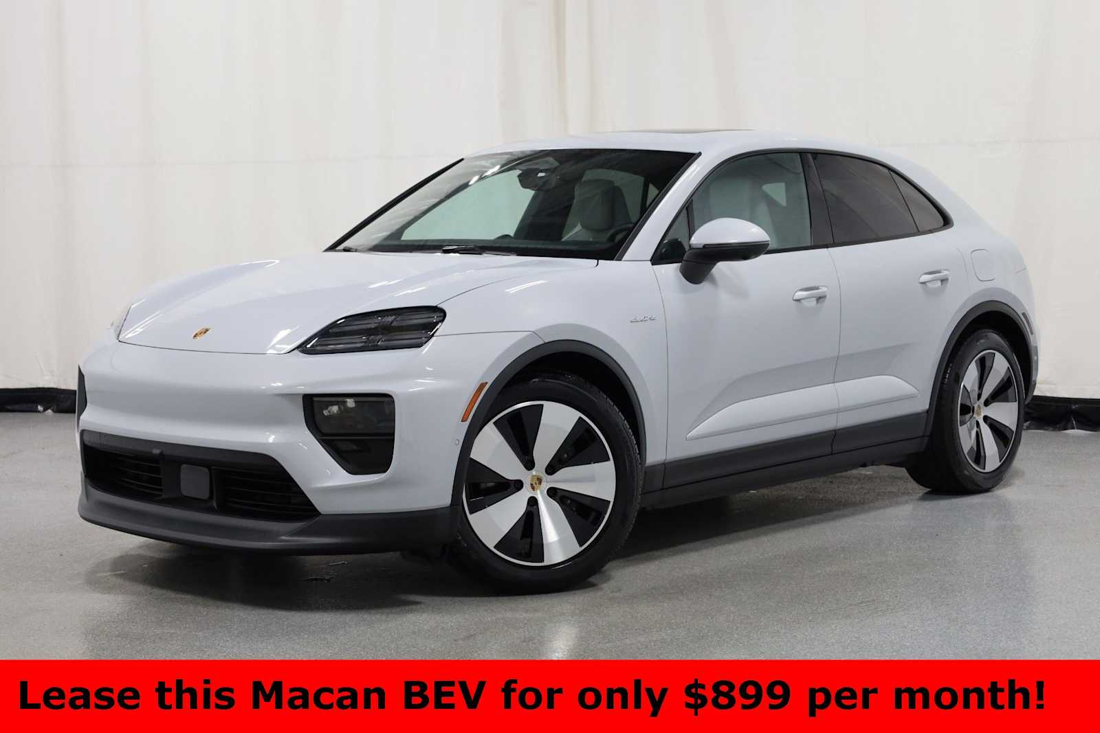 Thumbnail: 2025 Porsche Macan - 1
