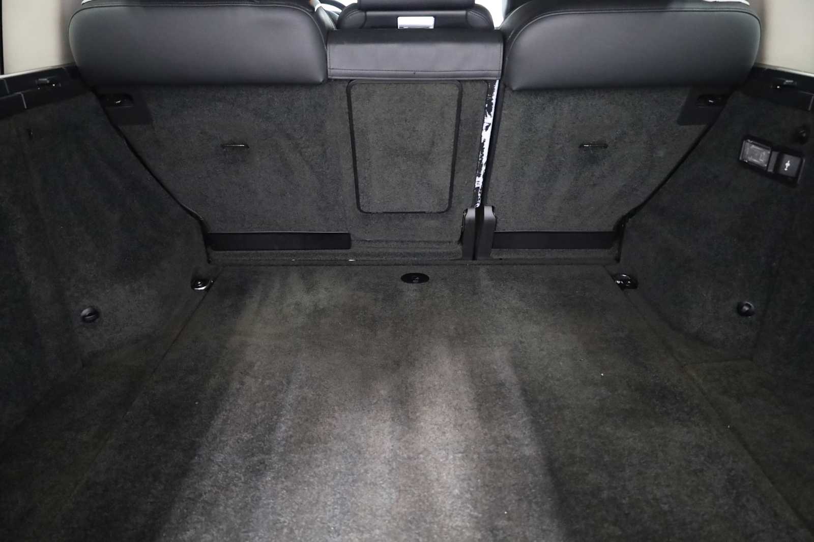 Thumbnail: 2012 Land Rover Range Rover - 38