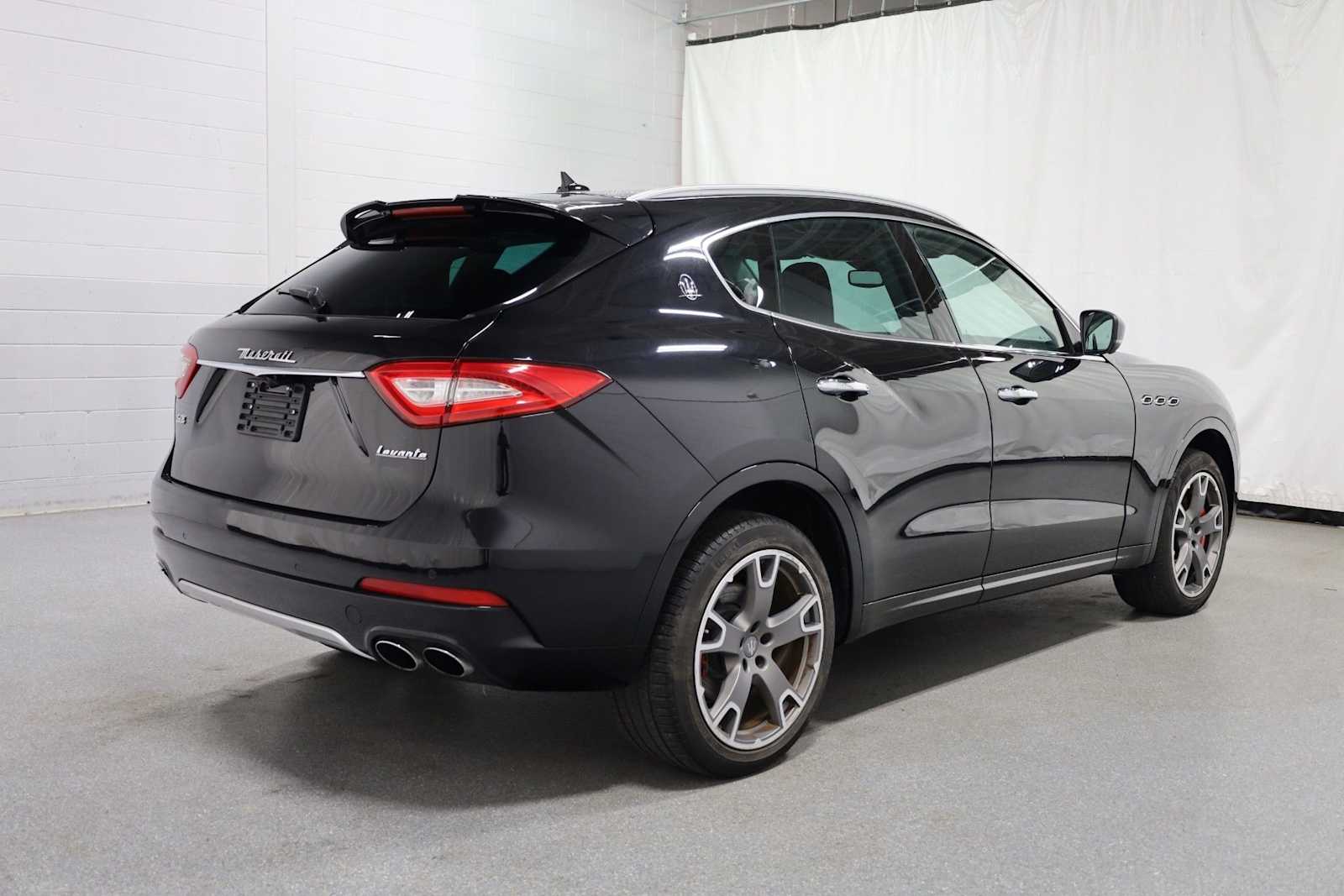 Thumbnail: 2017 Maserati Levante - 9