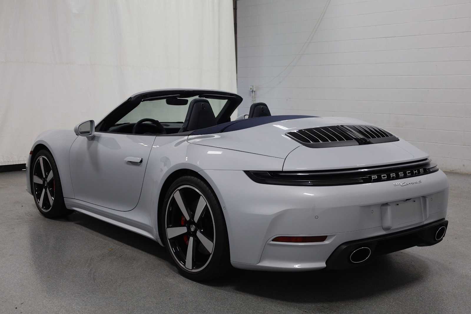 Thumbnail: 2025 Porsche 911 - 4