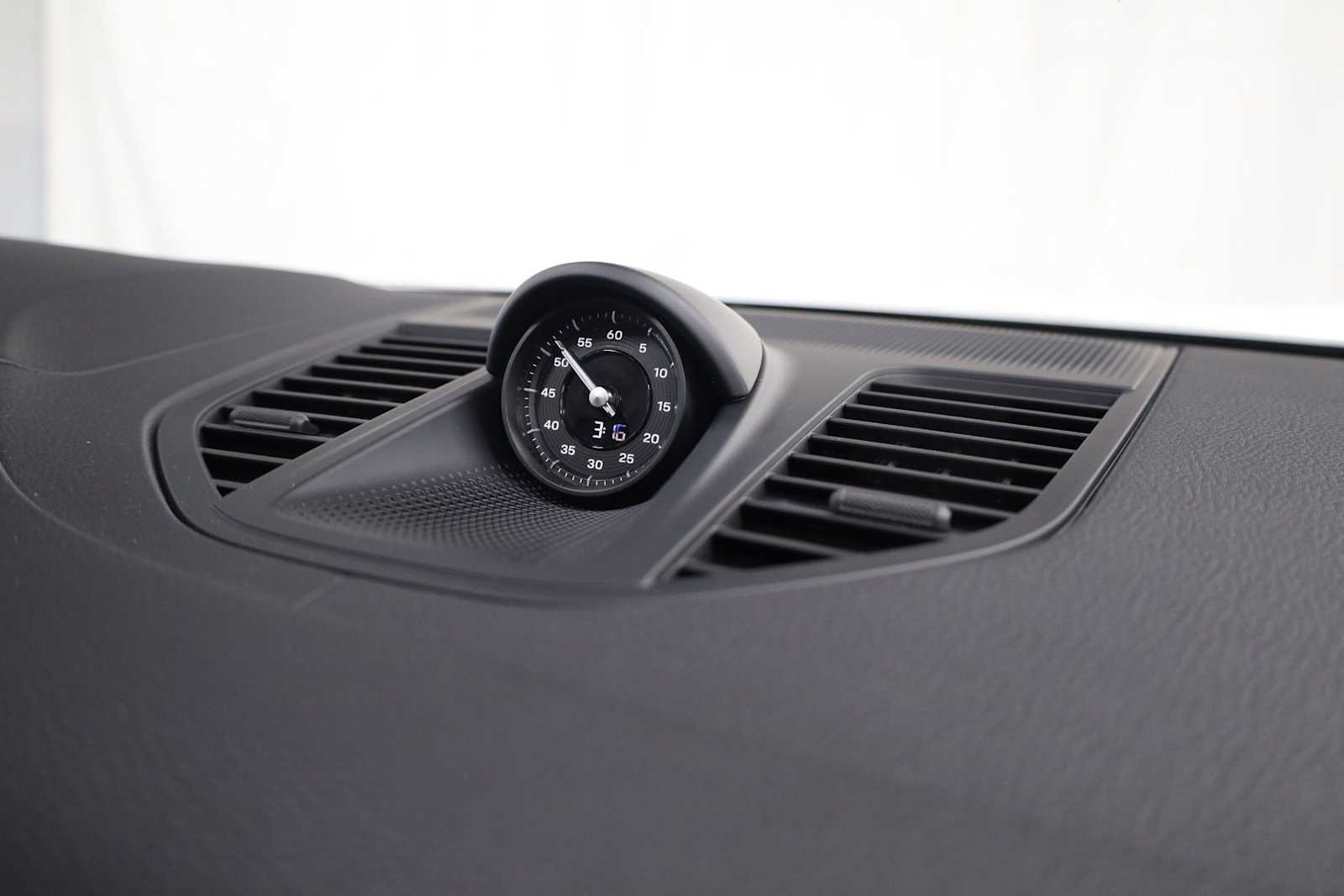 Thumbnail: 2026 Porsche Panamera - 23