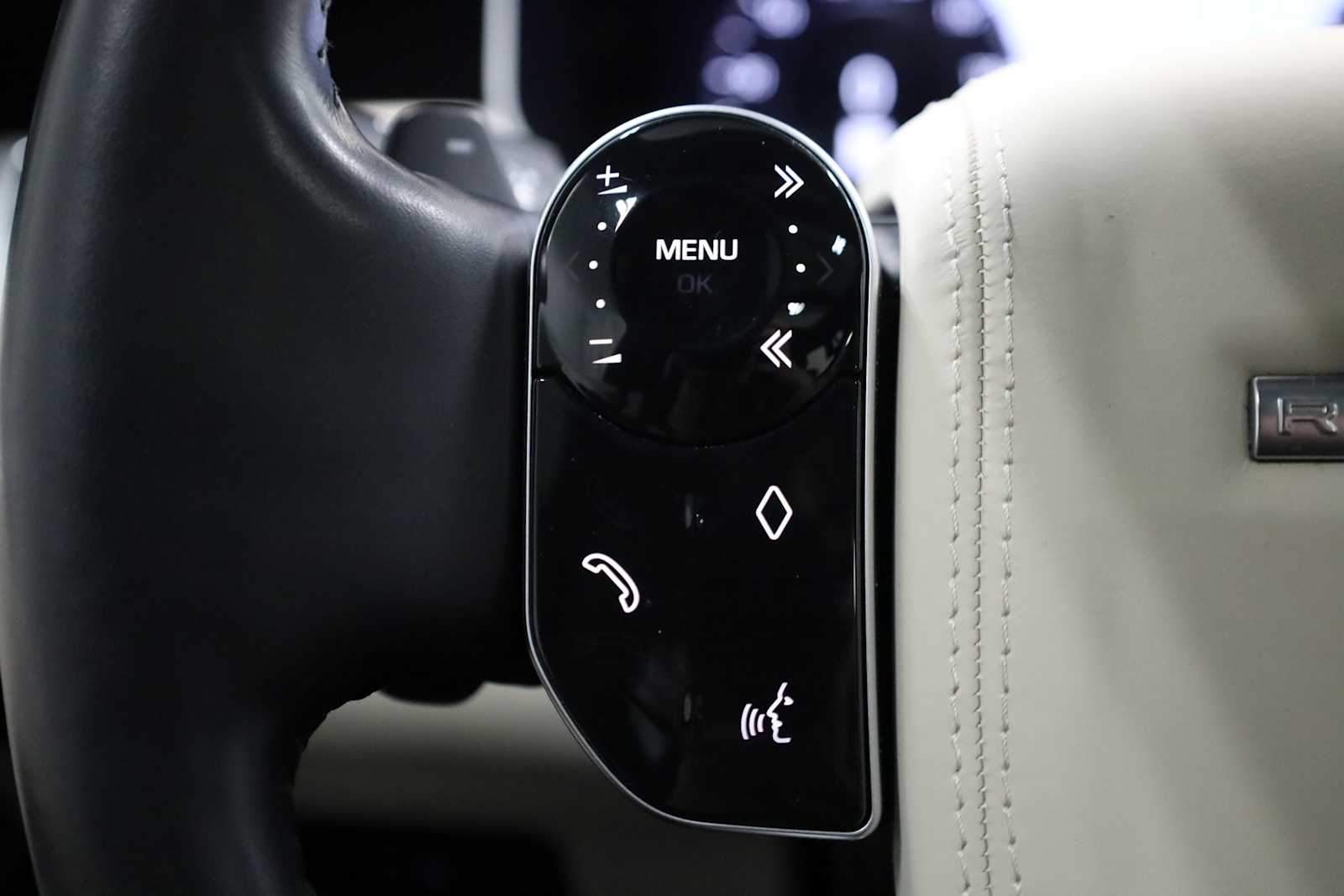 Thumbnail: 2021 Land Rover Range Rover - 25