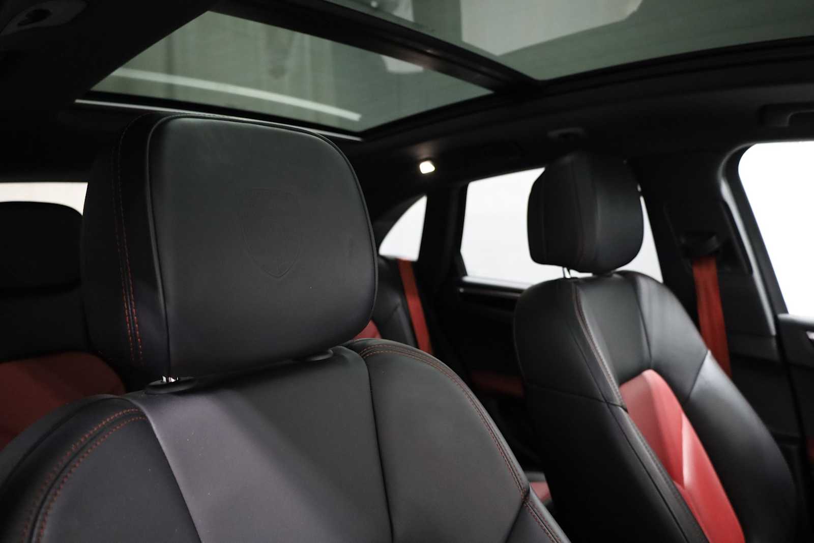 Thumbnail: 2020 Porsche Macan - 22