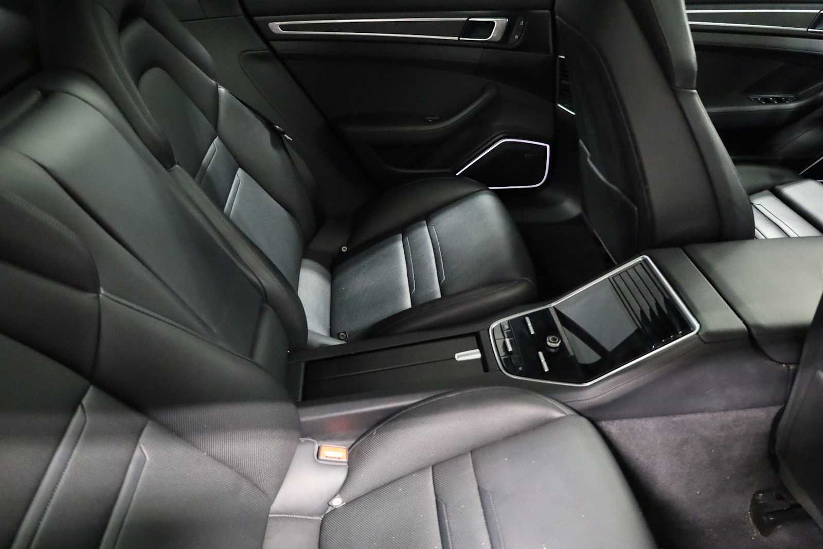 Thumbnail: 2023 Porsche Panamera - 36