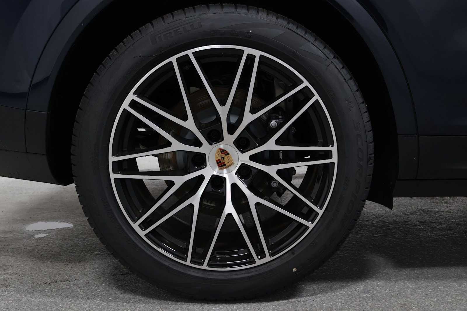 Thumbnail: 2026 Porsche Cayenne - 36