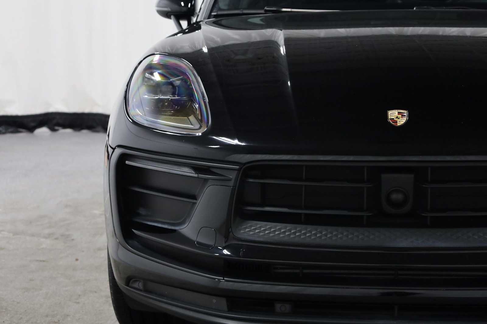 Thumbnail: 2023 Porsche Macan - 15