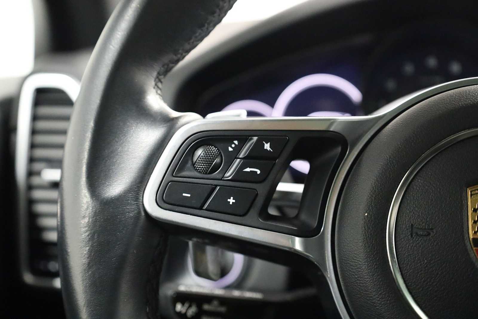 Thumbnail: 2021 Porsche Cayenne - 27