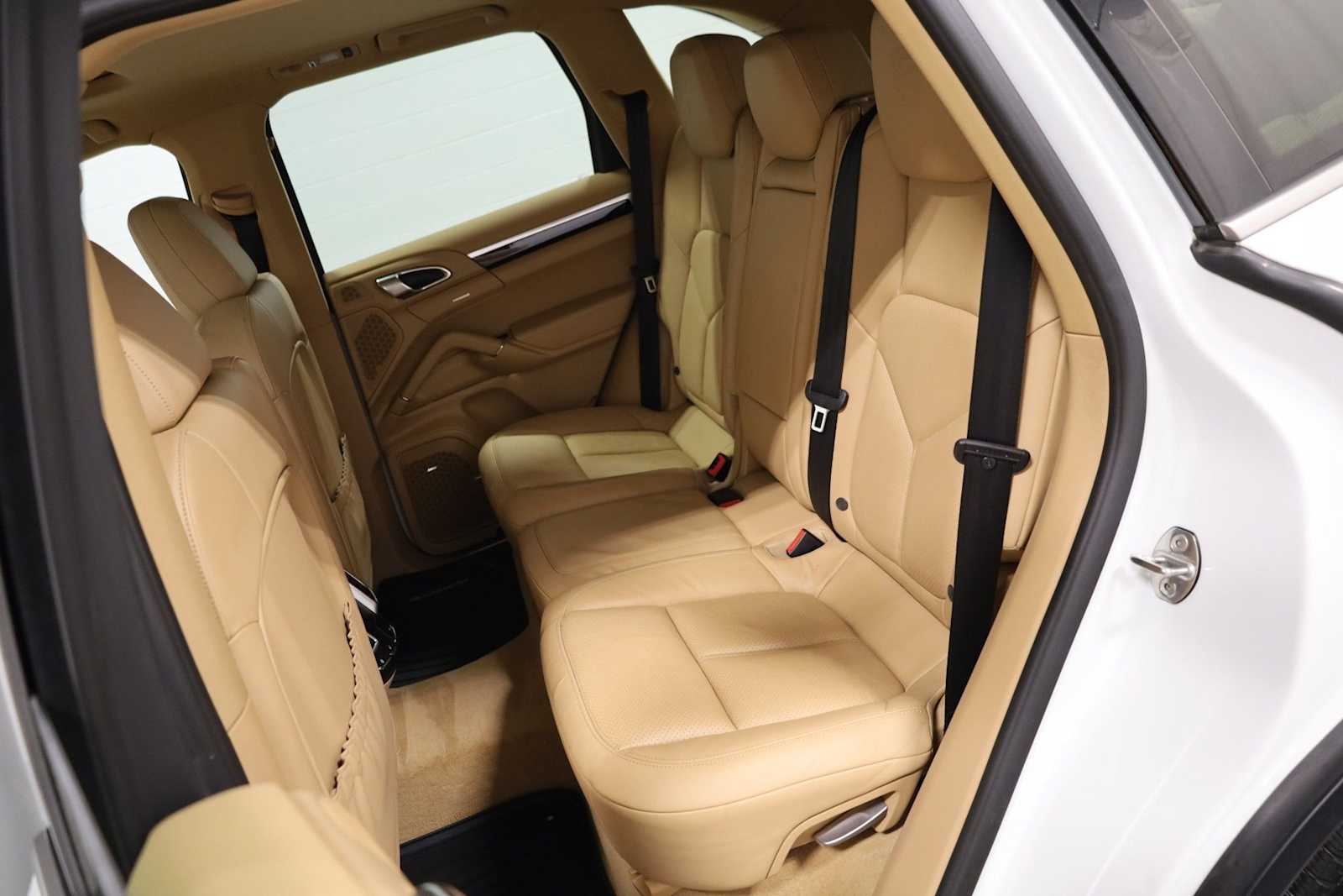 Thumbnail: 2014 Porsche Cayenne - 34