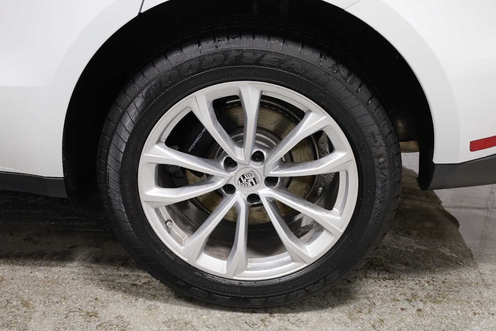 Thumbnail: 2026 Porsche Macan - 39