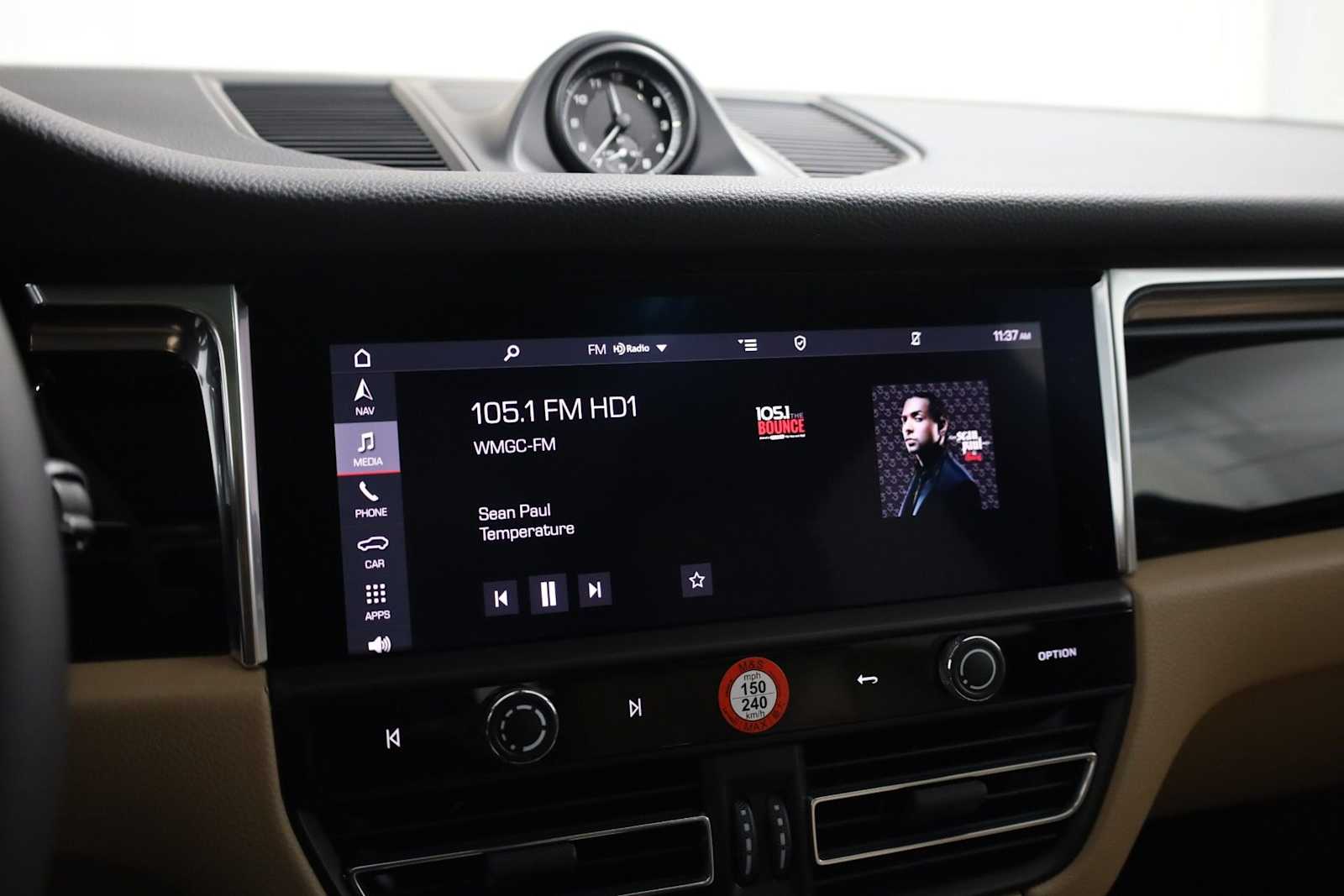 Thumbnail: 2026 Porsche Macan - 32