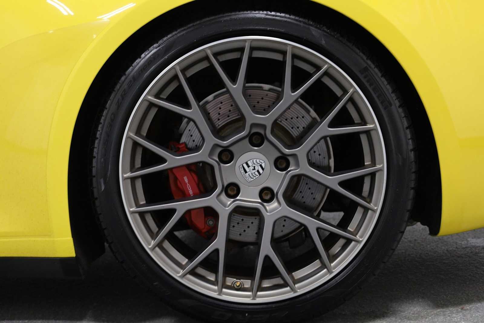 Thumbnail: 2020 Porsche 911 - 35