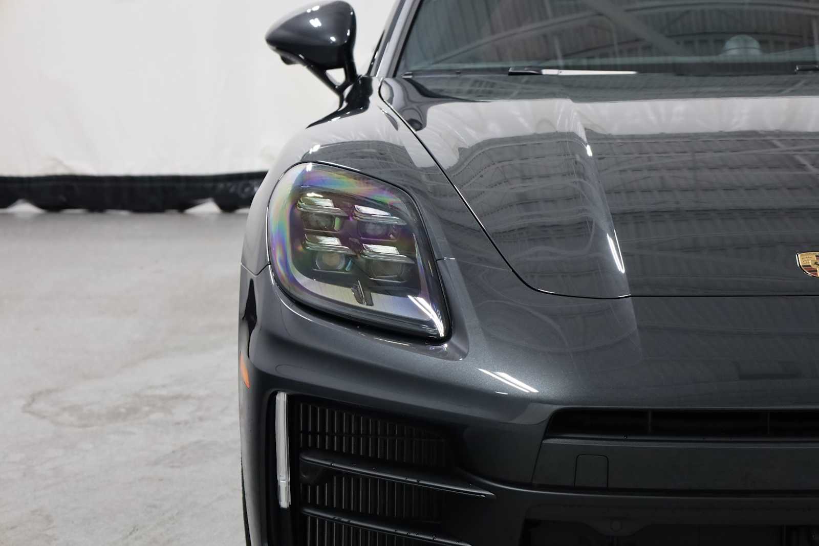 Thumbnail: 2025 Porsche Panamera - 15