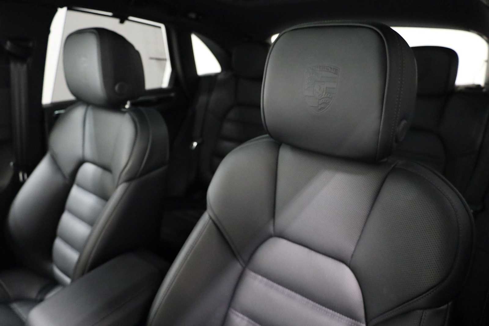 Thumbnail: 2026 Porsche Macan - 19