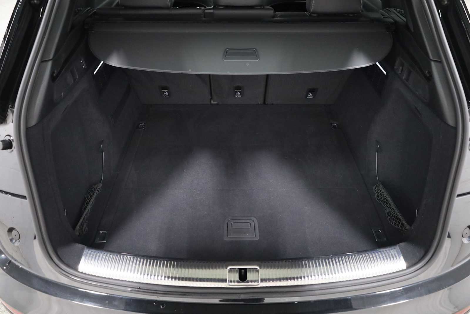 Thumbnail: 2024 Audi SQ5 - 38