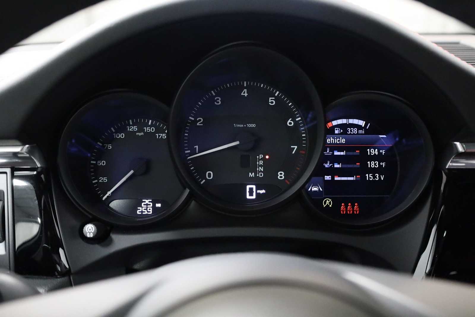 Thumbnail: 2026 Porsche Macan - 24