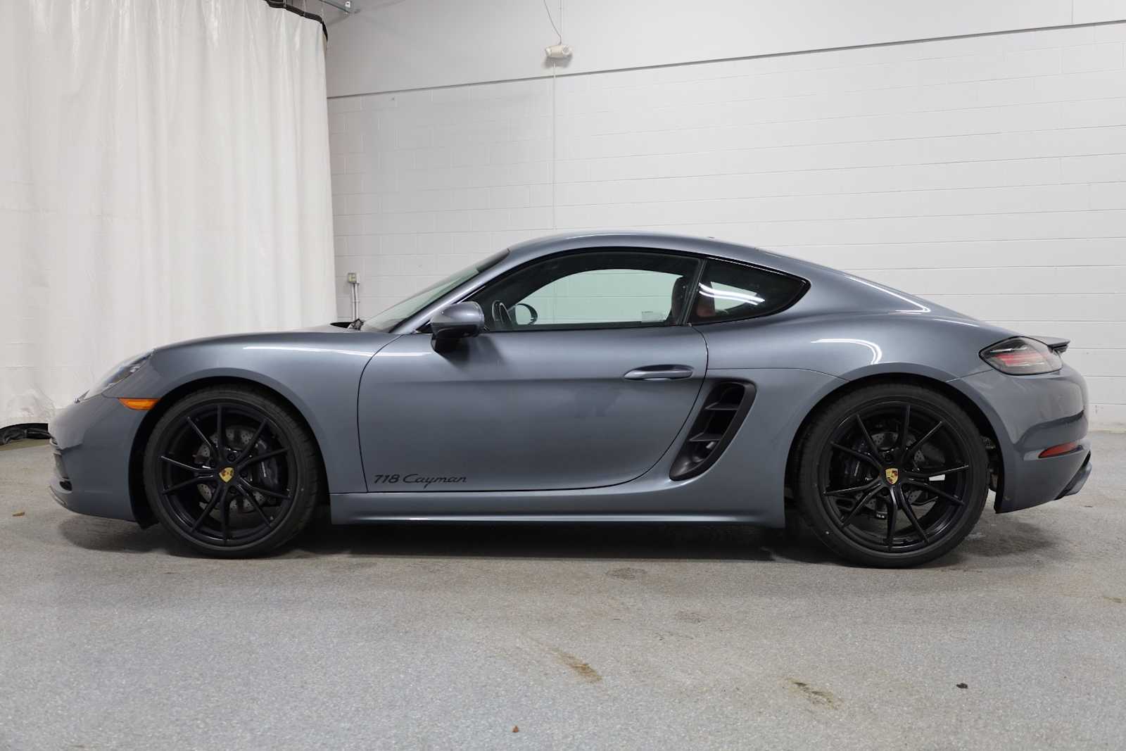 Thumbnail: 2025 Porsche 718 Cayman - 2