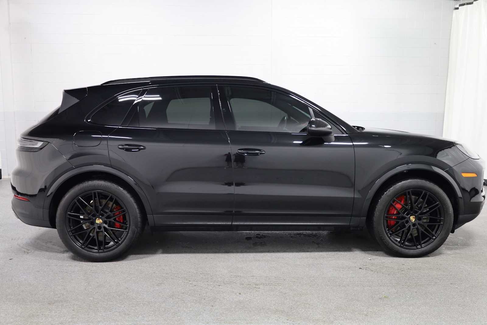Thumbnail: 2024 Porsche Cayenne - 10