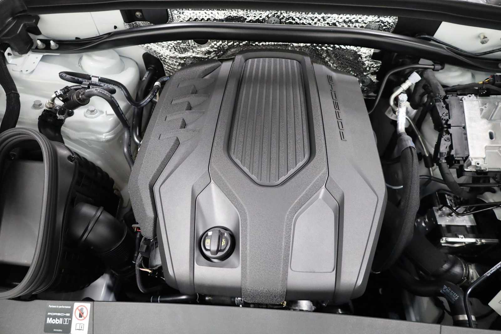 Thumbnail: 2026 Porsche Macan - 42