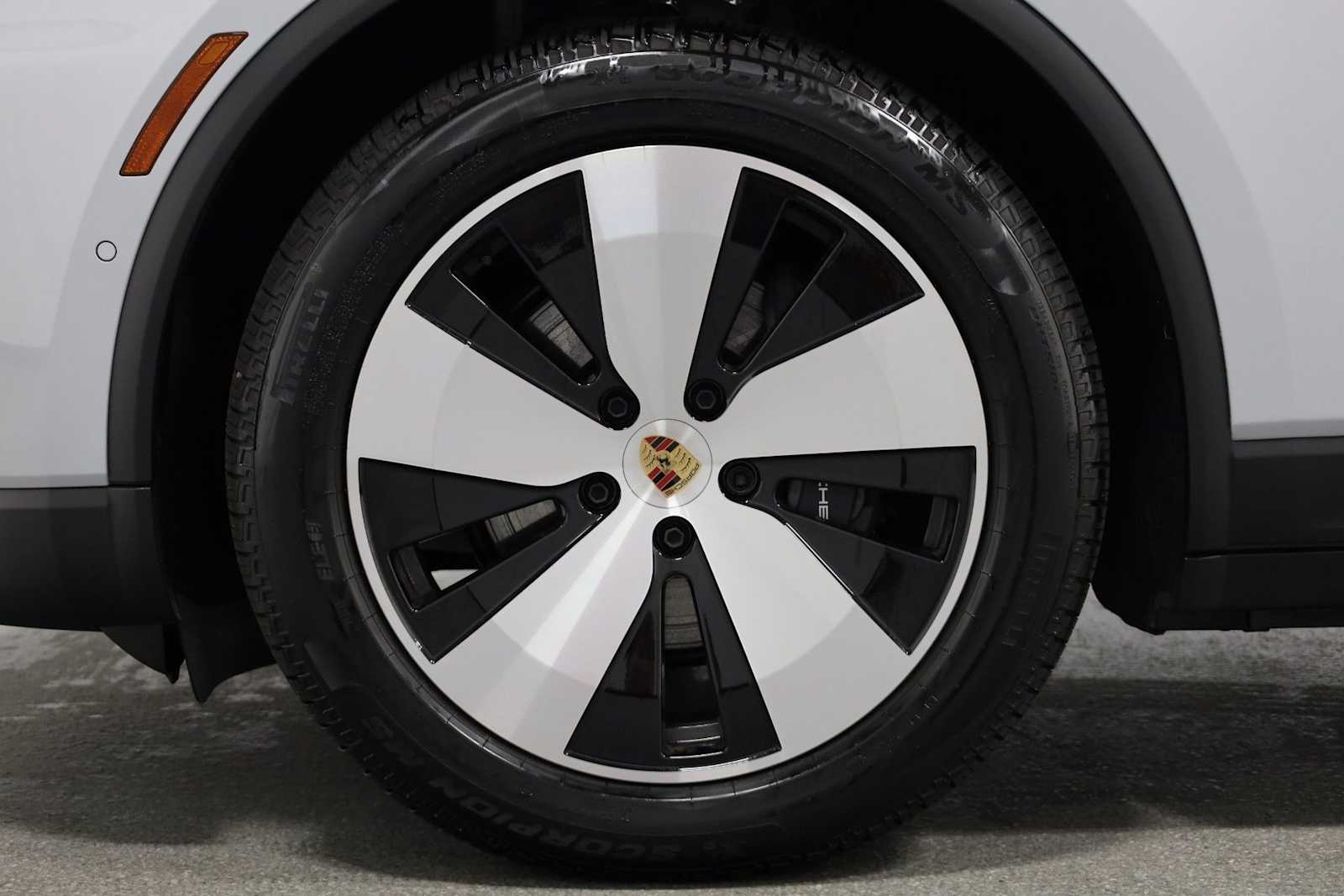 Thumbnail: 2025 Porsche Macan - 41