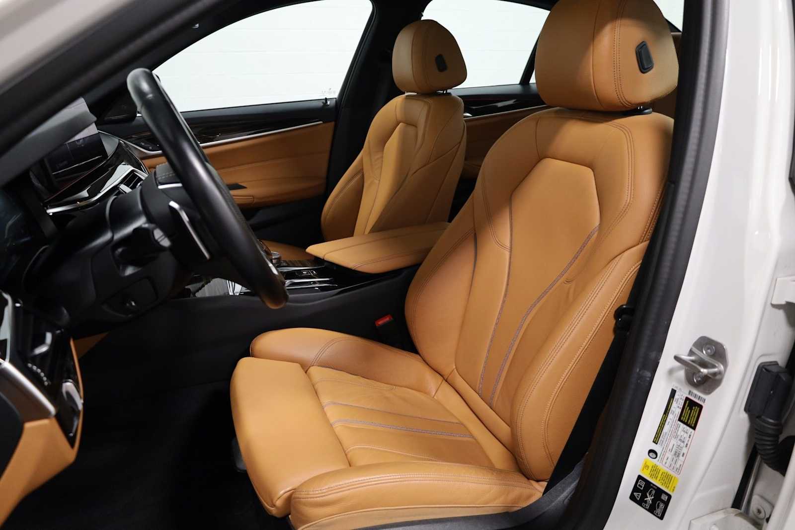 Thumbnail: 2022 BMW 5 Series - 5