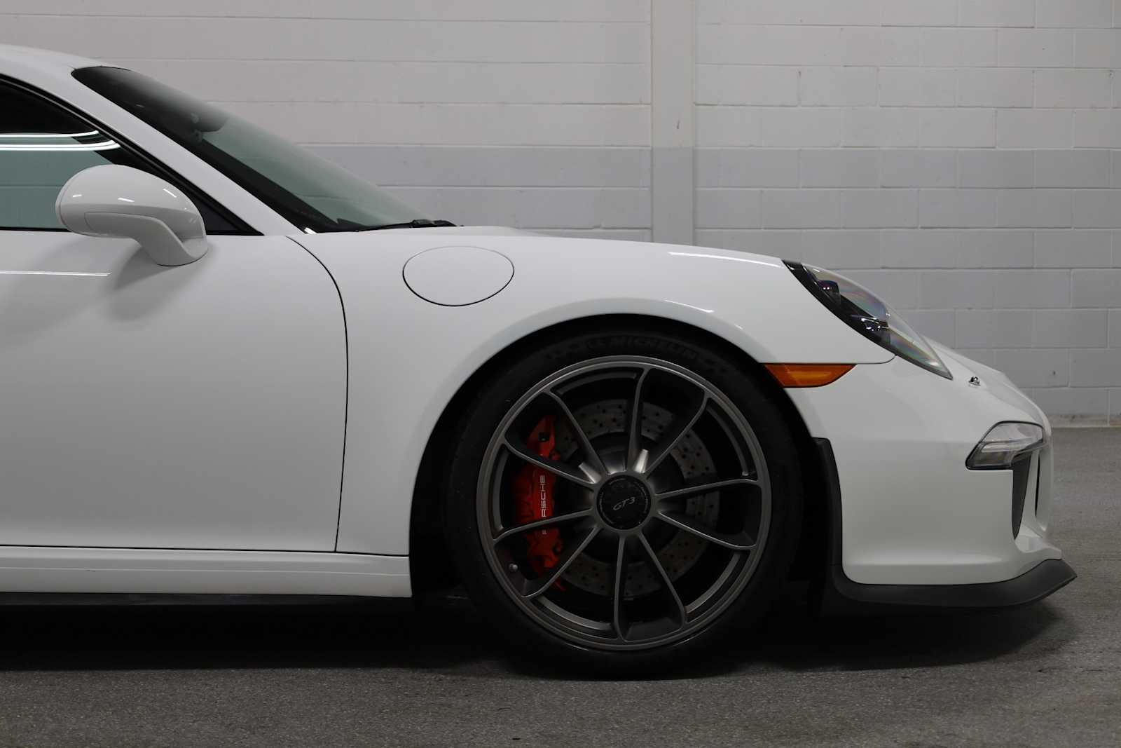 Thumbnail: 2016 Porsche 911 - 11