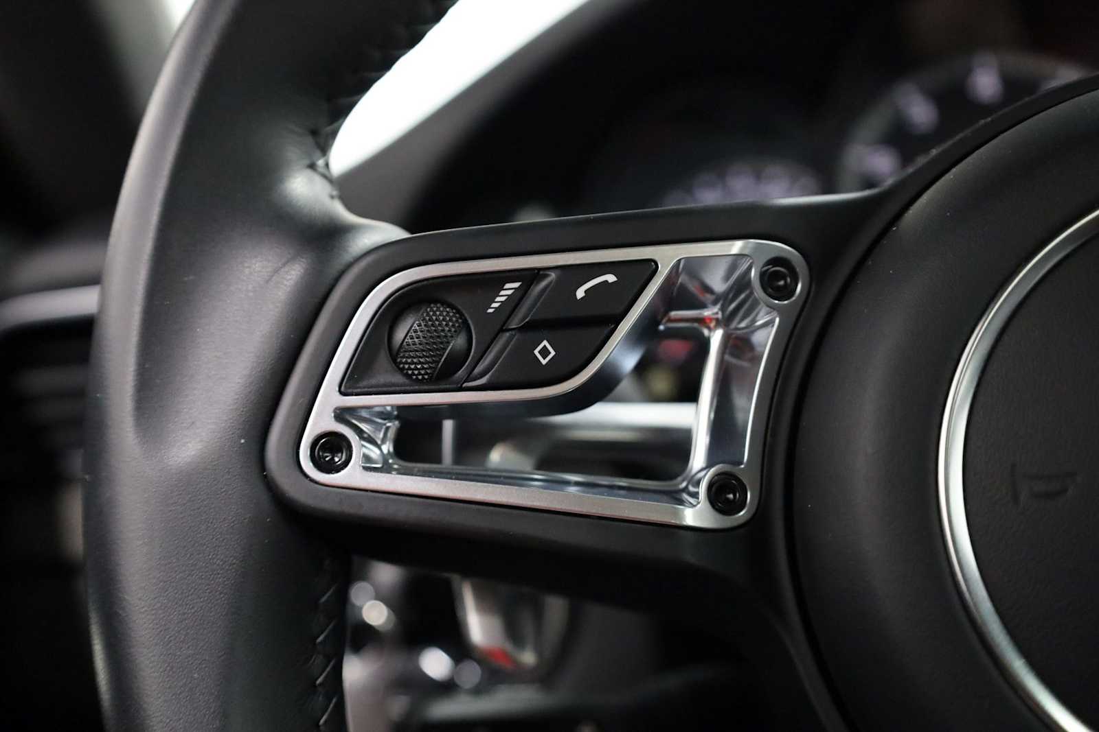 Thumbnail: 2019 Porsche 911 - 26