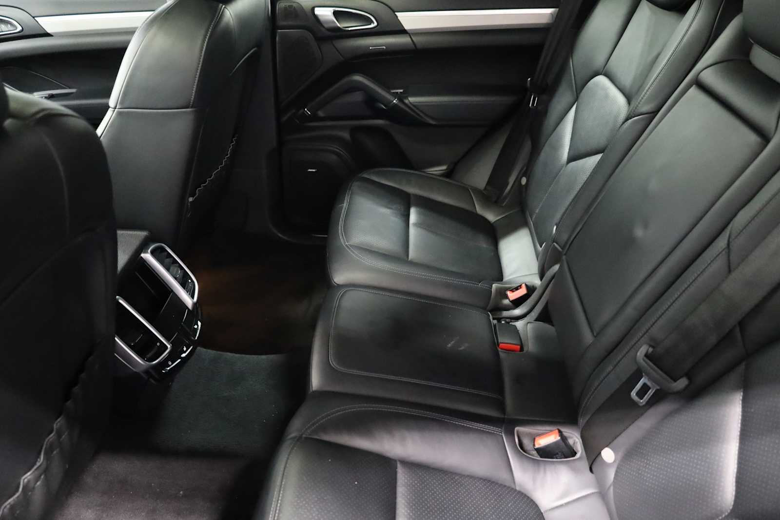 Thumbnail: 2014 Porsche Cayenne - 34