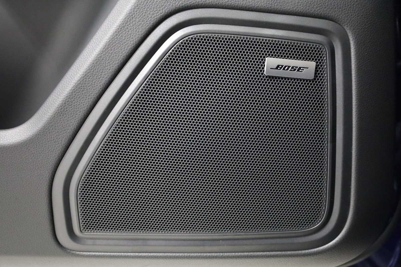 Thumbnail: 2026 Porsche Macan - 17