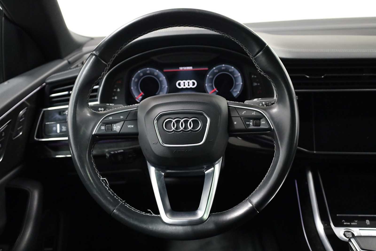 Thumbnail: 2021 Audi Q8 - 23