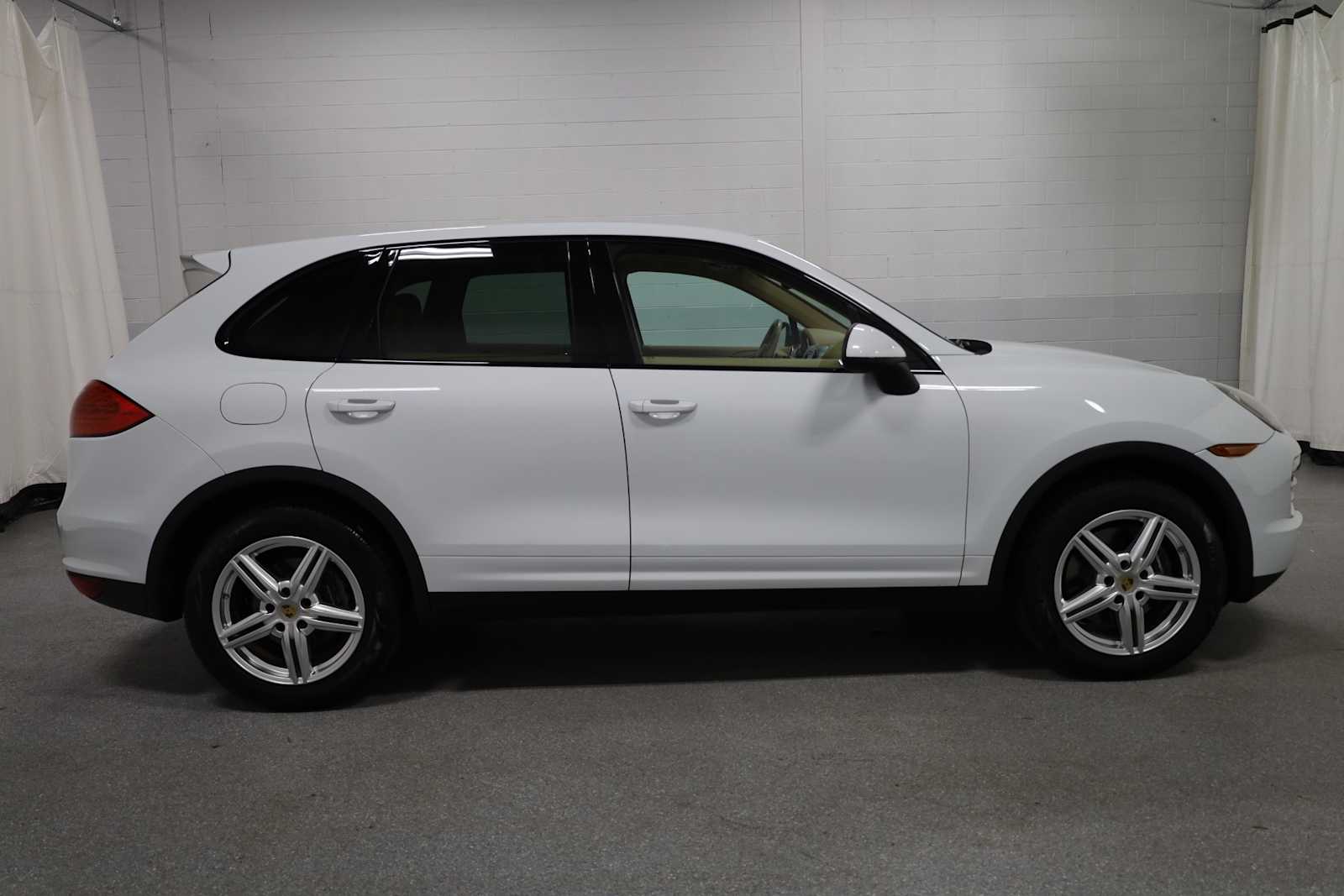 Thumbnail: 2014 Porsche Cayenne - 10